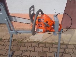 Stojan na rezanie dreva-cirkular z motorovej pily
